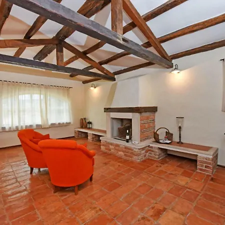 Lathraea Villa *